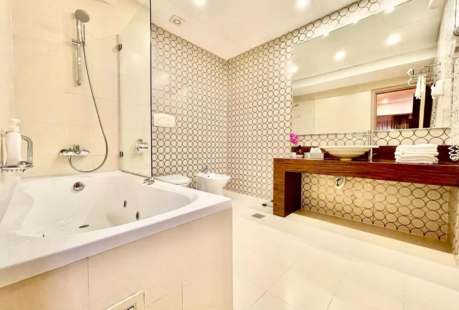 Yamaluxe Apartments - Bucuresti 0*, Bucarest
