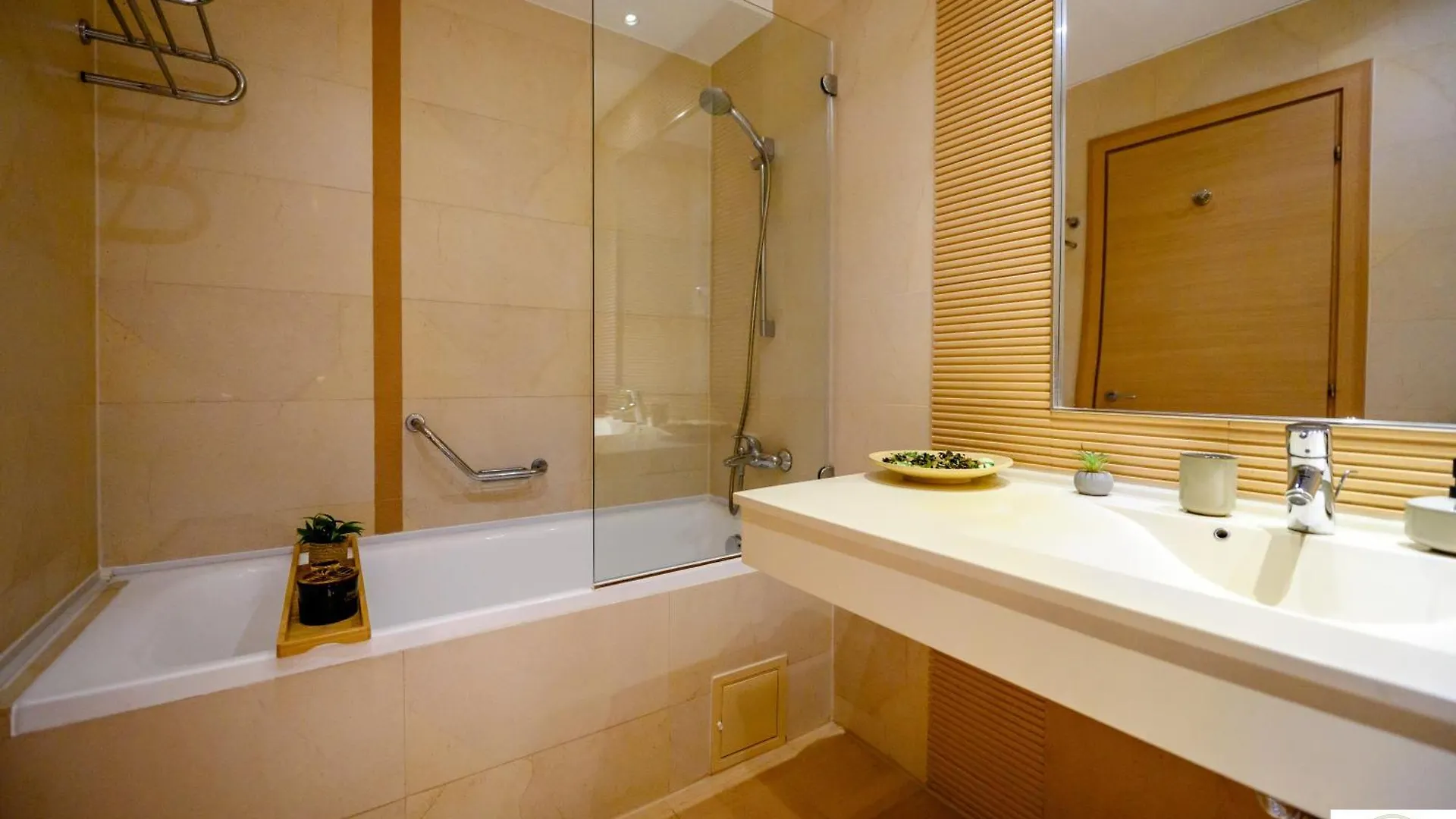 Yamaluxe Luxury Apartments - Bucuresti Bükreş